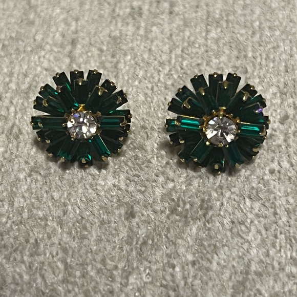 Vintage 1992 PARISIAN Emerald Green Gem Sparkling Flower Stud Earrings EUC - Picture 2 of 16